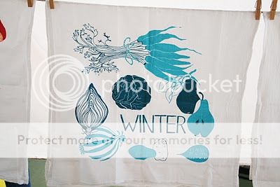  photo dcclaudiapearsonwinterteatowel-1_zpse57b1a49.jpg